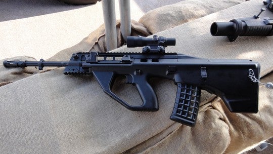 Thales/Steyr F90 and EF-88 AUG Rifle Review | thefirearmblog.com