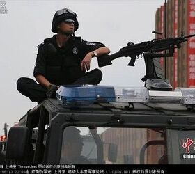 Chinese Police with FN Minimi Clone