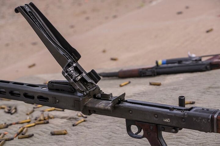 A Brief Look at the MG42 | thefirearmblog.com