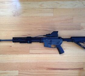 Profile view of the AQC-1C on an AR-15.