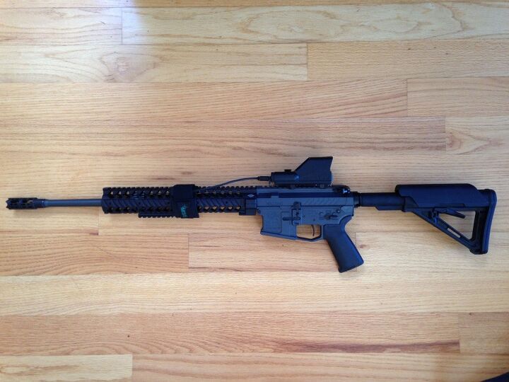 Profile view of the AQC-1C on an AR-15.