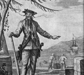 The infamous Blackbeard, armed to the teeth in a 1736 engraving (Wikimedia Commons)
