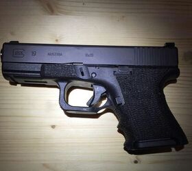 Weekend Photo: Customized Glock 19