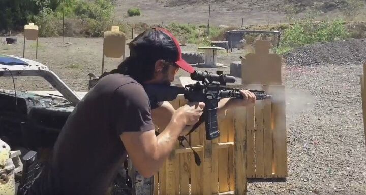 Keanu Reeves Machine Gun Watch Keanu Reeves Shoot 3-Gun | thefirearmblog.com