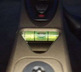 Great placement of bubble level was easy to check whenever I was on the gun