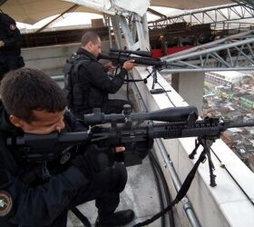 Seen here in the hands of BOPE snipers, the AR-10 SuperSASS usually accompanies standard Battalion troops armed with AR-10A4 rifles, ready to provide precision fire at longer distances.