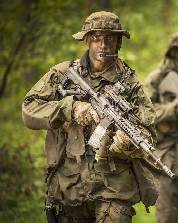Rs556 Rheinmetall and Steyr Mannlicher offer new RS556 assault rifle system ...