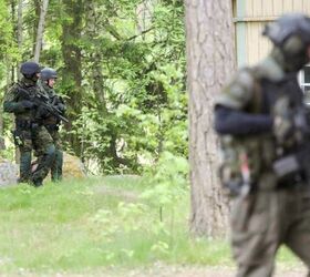 finnish police using g36cs and ar 15s to catch armed criminals