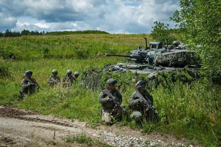 Happy Birthday! 1977-2017 – Steyr AUG 40 years (Photo heavy ...