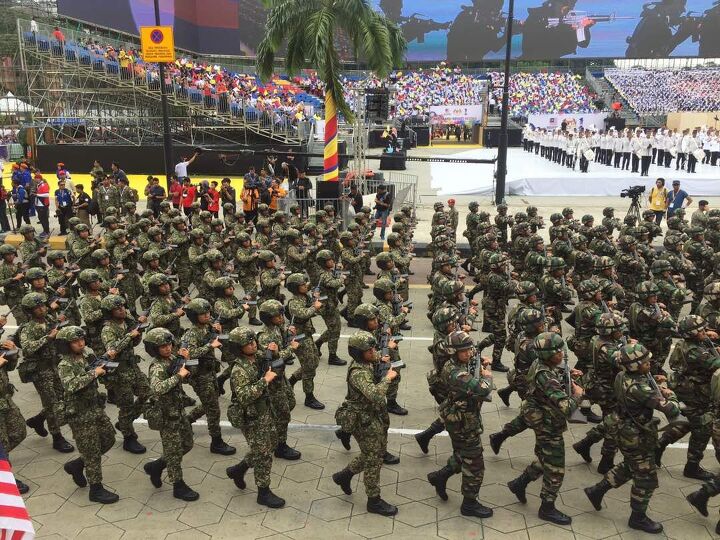 Merdeka 2017: Malaysia's Small Arms Arsenal On Parade | thefirearmblog.com