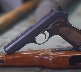 Kalashnikov's Automatic Pistol (Video)