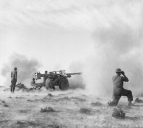 17-pdr anti-tank gun in action in Tunisia, 1943 (IWM)