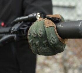 The FR Breacher also provides knuckle protection, guarding the back of the hand from harsh environments and general wear and tear.