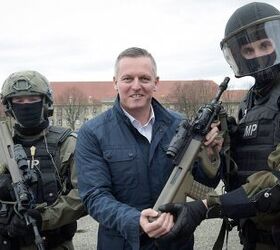 New Steyr AUGs for Austrian Military Police | thefirearmblog.com