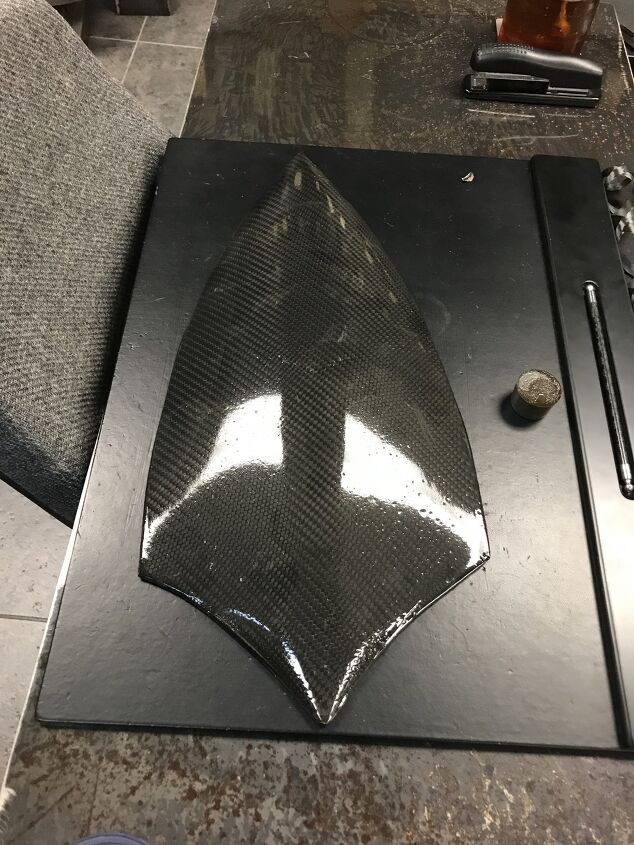 a closer look into the crom pcc chassis 500 blackout carbon fiber armor