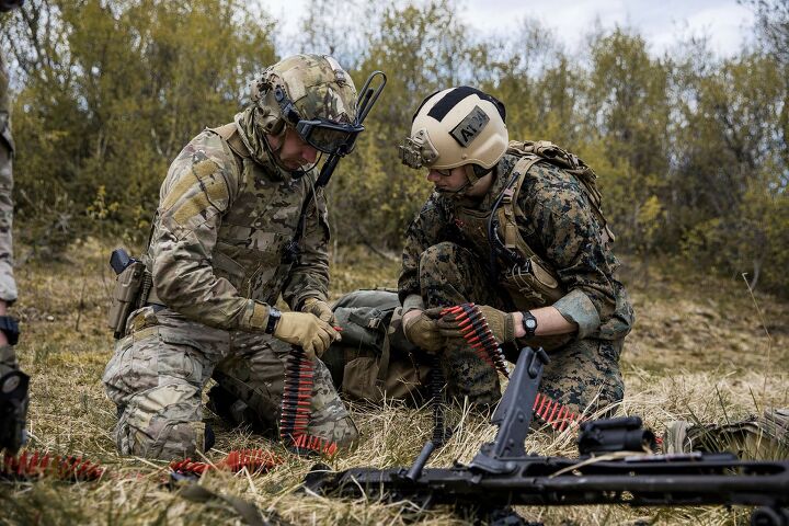 POTD: USMC with Norwegian Coastal Ranger Commando during Platinum Ren ...