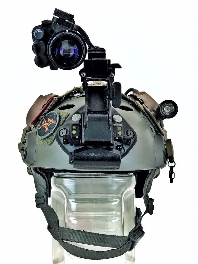 Вогні п'ятничної ночі, прилади для нічного спостереження, кріплення різних пристроїв для кивка, огляд кріплення