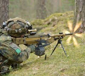 POTD: Heckler & Koch MG5 with German Paratroopers