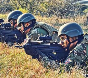 POTD: Slovenian Armed Forces with the FN F2000S