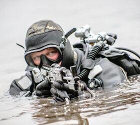 POTD: Polish Divers with Rubber AKs | thefirearmblog.com