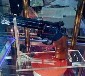 25SS新品 Flippan Medallon ルーペ revolver REVOLVER GUN 2 Oz Silver Coin 10000 Francs Chad 2023