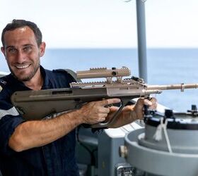 POTD: French Navy Soldier with F88 Austeyr