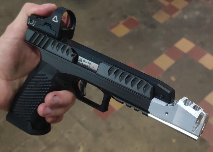 Laugo Alien Compact POTD: Laugo Arms Alien Pistol with Uronen Compensator | thefirearmblog.com