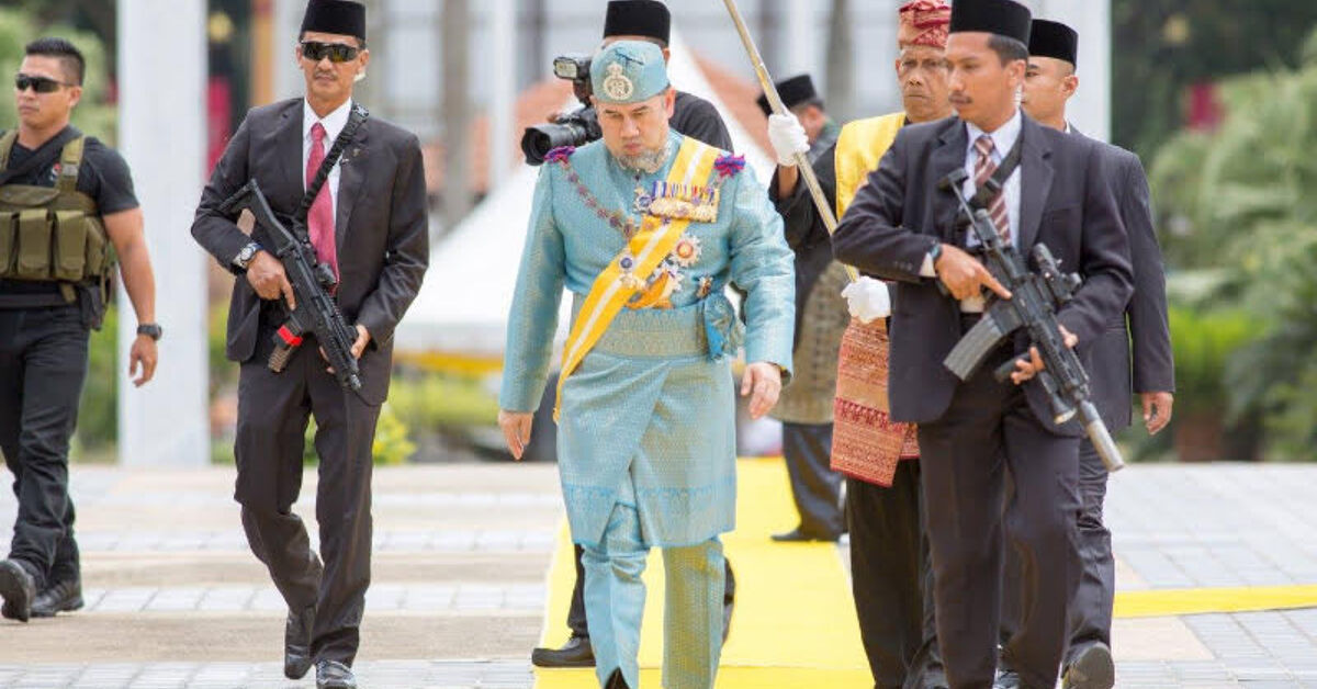 Sultan Cz R POTD: The Sultan of Kelantan and The CZ EVO | thefirearmblog.com