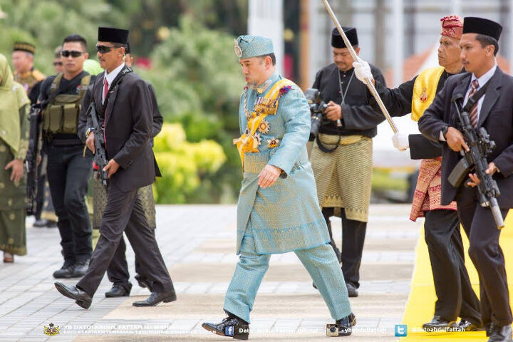 Sultan Cz R POTD: The Sultan of Kelantan and The CZ EVO | thefirearmblog.com