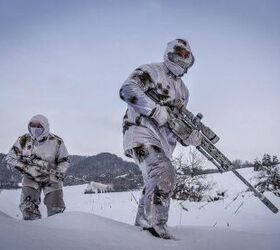 The Polish Army using their new suppressed SAKO TRG M10 sniper rifles ...