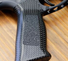 The Carbon Black Grip comes with an optional 'grip strip' which can easily be attached for extra traction. 