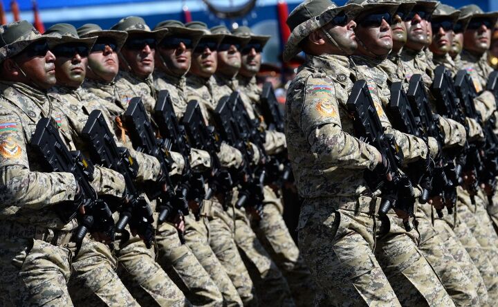 Azeri Army Day Parade Reveals AZTEX Rifle, X95 Purchase ...