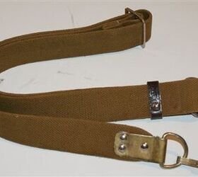 A standard AK74 web sling. http://cdn3.volusion.com/vawhb.dxcnr/v/vspfiles/photos/AK-sling-dd-2.jpg