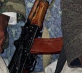 Osama bin Laden (L) sits with his adviser and purported successor Ayman al-Zawahiri, an Egyptian linked to the al Qaeda network, during an interview with Pakistani journalist Hamid Mir (not pictured) in an image supplied by the respected Dawn newspaper November 10, 2001. Al Qaedas elusive leader Osama bin Laden was killed in a mansion outside the Pakistani capital Islamabad, U.S. President Barack Obama said on May 1, 2011. REUTERS/Hamid Mir/Editor/Ausaf Newspaper for Daily Dawn (AFGHANISTAN - Tags: POLITICS CONFLICT IMAGES OF THE DAY). (Foto: HO/Scanpix 2011)