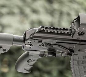 Russia Starts Promoting the New Kalashnikov AK200 Series