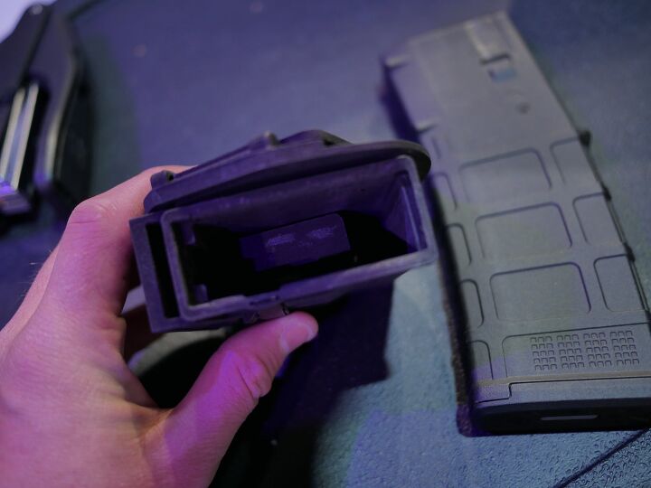 ISDEF 2019: A.C.S Industries Spring Loaded Magazine Pouch ...