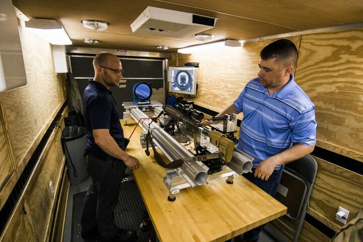 82nd Airborne Snipers Jump Testing Army's New Compact Sniper Rifle ...