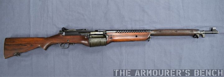 An early production Johnson rifle with an ‘optional’ handguard