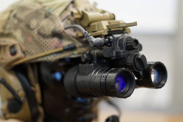 Friday Night Lights: BNVD-1431 Review – A PVS-31 With PVS-14 Optics ...