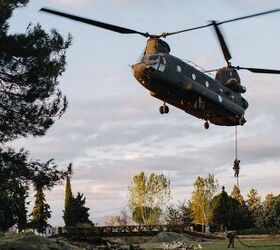 POTD: U.S. Army Paratroopers in Greece | thefirearmblog.com