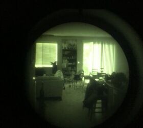 Right eye image has a green tint compared to the left eye.