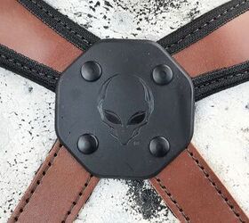 Alien Gear logo molded into the cross piece.