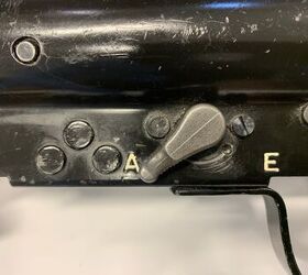 E stands for 'Enkelskott' in Swedish, or single shot in English. 'A' for Automatic fire.