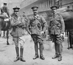 An officer & NCOs of the 1st Life Guards preparing to embark for France, August 1914 (courtesy of Imperial War Museum)