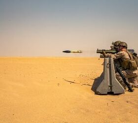 POTD: U.S. Marines with M72A7 Light Anti-Tank Weapon