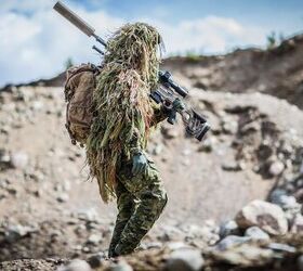 カナダ軍 デジタルカモ フ－リス potd-ghillie-suited-sniper-