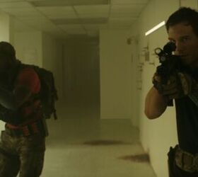 Chris Pratt and Edwin Hodge's character Dorian clear a corridor