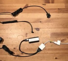 See the battery pack and two cables. Below that is a simplified setup without the battery pack.