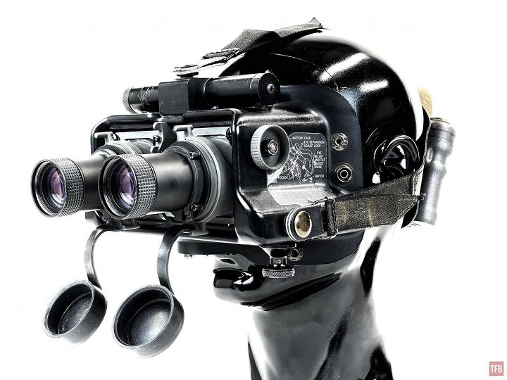 Friday Night Lights: Dual Tube Spotlight – AN/PVS-5 | thefirearmblog.com