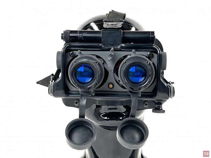 Friday Night Lights: Dual Tube Spotlight – AN/PVS-5 | thefirearmblog.com